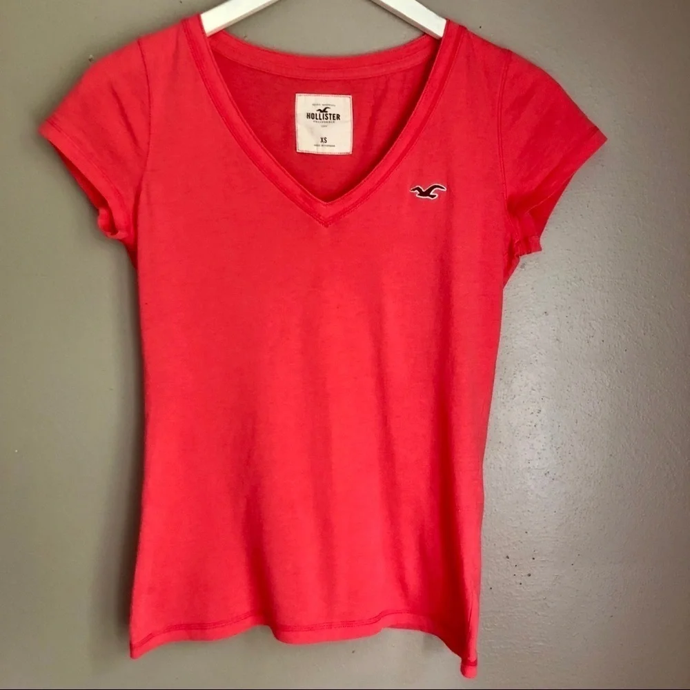 [HCO] Classic V-Neck Top